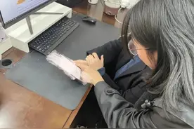 “金子做的蛋糕能吃吗？”10岁女孩的疑问让母亲联系了检察院……图片