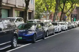杭州道路泊位2小时（含）以内免费，政府定价停车场24小时内免费，这份福利送给他们图片