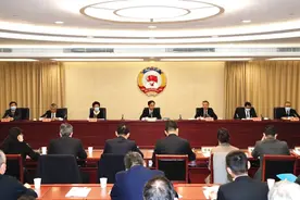 王晖在市政协专题建言献策会上指出：深化跨江融合 发挥支点作用 在推动长三角一体化发展中彰显新作为图片