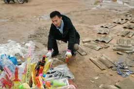 浮邱山上的“拾荒者”图片