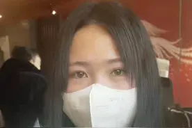 23岁听障女孩用时两月考取C2驾驶证：与教练手语交流，每个科目都是一次过图片