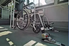 揭秘冬残奥福祉车：可以为残障人士“倾斜”图片