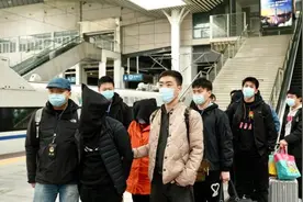 上海警方在福建一处花园地底挖出160万元现金！背后涉及亿元大案图片