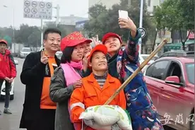 跟着好人学雷锋｜知恩图报的“中国好人”洪云子：义不容辞做公益图片