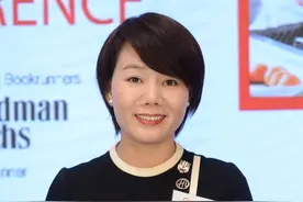海底捞创始人张勇卸任CEO，43岁“老将”杨利娟接棒图片