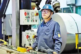 酒钢好青年邓博：8年捐献“熊猫血”2400毫升图片