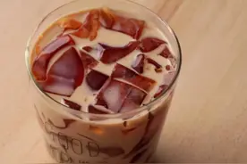 买奶茶要求不加冰屡被拒 是保障口感还是霸王条款？丨封面民生报告图片