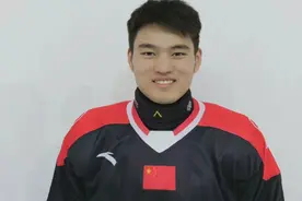 北京冬残奥会中国代表团男旗手——汪之栋图片