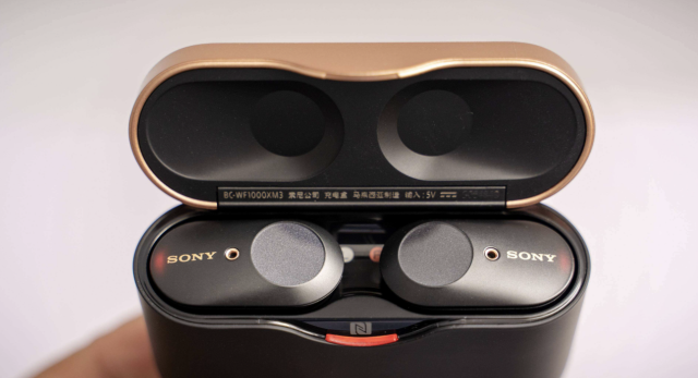 《硬件编年史》红极一时的蓝牙耳机去哪了？什么又是TWS耳机？