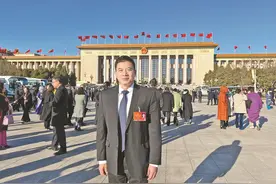 近距离聆听政府工作报告，全国人大代表蔡卫平：“补助标准逐年提升，让我倍感振奋”图片