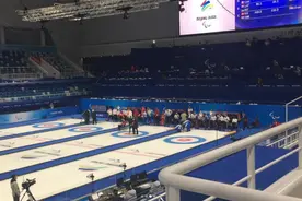 美国运动员镜头下的雪容融：伴着音乐摇晃跳舞超可爱图片