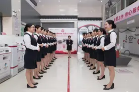 中国银行东莞南城支行营业部：百年中银展新姿 莞邑兰心巾帼颂图片