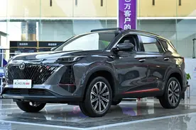 继续霸占销量榜？实拍解析长安第二代CS75 PLUS图片