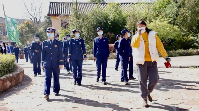 �������򵳡��ܶ������� | �ܶ���֯��չ�����ˡ������Ͷ���Ů������