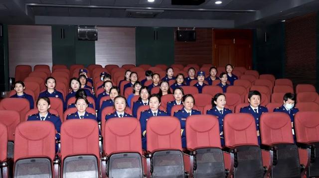 �������򵳡��ܶ������� | �ܶ���֯��չ�����ˡ������Ͷ���Ů������