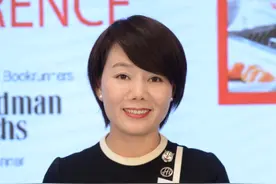 海底捞“最牛服务员”杨利娟：不确定算不算逆袭人生，但我真有点工作狂图片