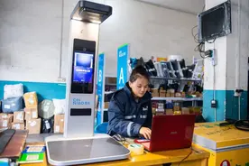 她和她的乡村丨一名90后女性快递员 拿起镜头记录乡村生活图片