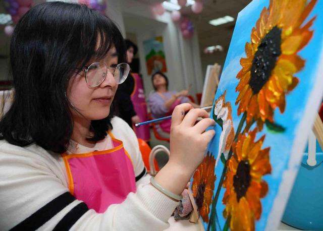 Ů���绨 �����ƻ� �й����к���ʡ���п�չ�조���ˡ����ʸ�Ů��ϵ�л