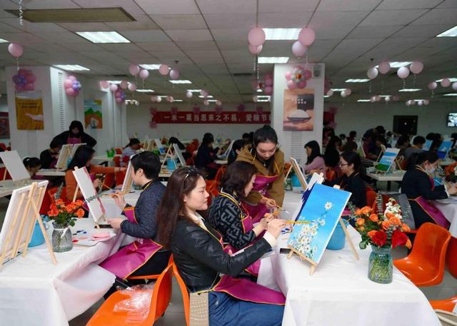 Ů���绨 �����ƻ� �й����к���ʡ���п�չ�조���ˡ����ʸ�Ů��ϵ�л