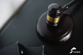 闪电说法｜被扣留驾驶证期间上路不予赔偿 出事保险到底赔不赔？图片