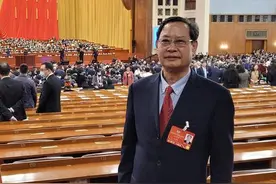 全国政协委员沈开举：放宽高校博士招生名额限制图片