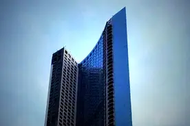 地产志丨贝氏建筑的滑铁卢 昔日青岛第一高楼拍卖背后图片