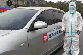 立刻出发！滴滴杭州抗疫保障车队凌晨集结，4小时转运10万份核酸检测样本图片