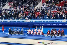 「决心之力」成功卫冕！中国轮椅冰壶队夺得北京冬残奥会金牌图片