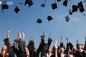 第一批00后已经工作了，职场的天要变了图片