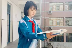 登上《中国诗词大会》的济南初中生：诗词就像我的“家人”视频封面