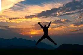 夜读丨人为什么要努力？这是我见过最真实的答案图片