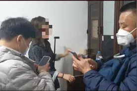 警探号丨抠脚大汉扮女主播骗打赏 警方连夜抓捕直播诈骗团伙图片