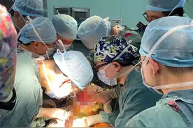 利用自体“血管拼接”，上海完成首例重度感染腹主动脉瘤手术图片