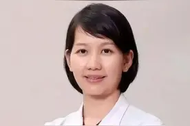 “妈妈，我不要去幼儿园！”图片