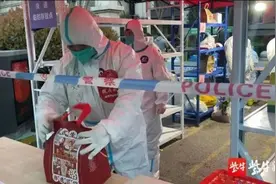 刚进小区就被封，送菜员意外“滞留”管控小区图片
