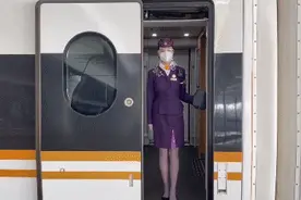 复兴号时速那么快，车门到底谁来关？图片