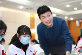 “帅老师的课有意思，总有新花样”图片