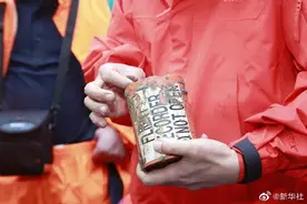 民航局工作人员：破译第一部黑匣子快则几天，慢则可能要半年图片