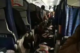 飞机急坠时舱内是什么情形？川航险情亲历者讲述经历图片