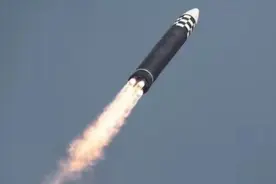 朝鲜宣布24日成功试射新型洲际弹道导弹图片