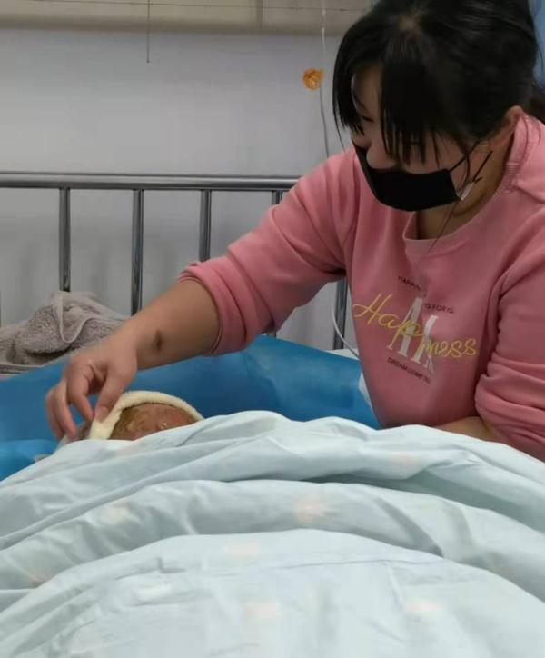 “我想去上学！”湖南11岁女孩患怪病体无完肤，期待更多救助