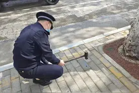 光华路上的“马路暗器”已拔除处理图片