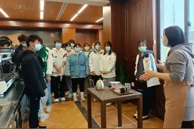 品味咖啡香、畅享云端课堂、寄送“世赛”礼物……贸易学校这些抗疫举措用心又暖心图片