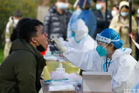 上海新一轮核酸筛查为何要求封控区居民“足不出户”？医学专家：降流动、降传播图片