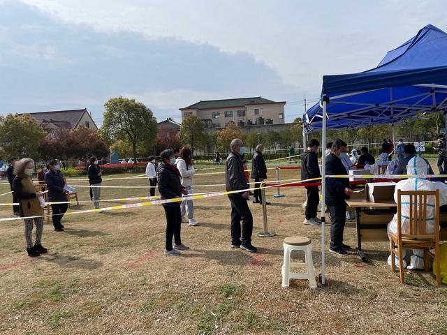 1米线变2米线，上海金山这个村优化第二轮核酸筛查流程