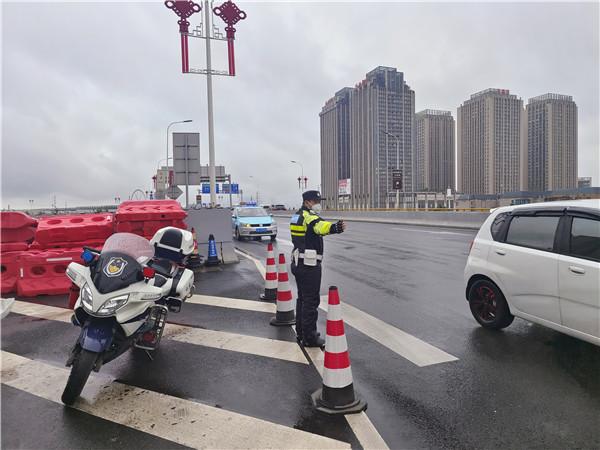 有困难我都在！昆明交警以服务优化展现“暖男”温情