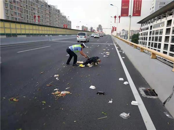 有困难我都在！昆明交警以服务优化展现“暖男”温情