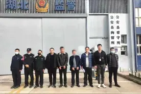 货车“注水”过磅，“以水换铁”诈骗30余万元图片
