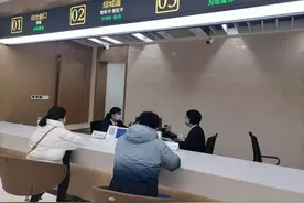 @郑州人！明天起，“绿城通”老年卡开始年审图片