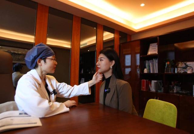 治疗鸡皮肤用的仪器